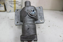 Load image into Gallery viewer, Eaton 58556 Lockout Diff. Oshkosh 144EX497 2520-01-048-8599
