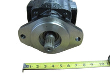Load image into Gallery viewer, Case L71687 Hydraulic Pump Parker 313-9822-451
