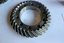 Load image into Gallery viewer, Mack 24KHA1389 Bevel Gear Set Matched New
