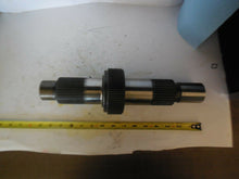 Load image into Gallery viewer, Spicer 128704 Differential Input Shaft New
