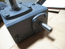 Load image into Gallery viewer, Boston Gear 72420G Speed Reducer Angle New
