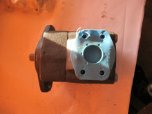 Load image into Gallery viewer, Vane Pump Aftermakert 29821LD New no Tag Comes as shown 33022LD
