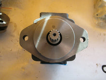 Load image into Gallery viewer, Vane Pump Aftermakert 29821LD New no Tag Comes as shown 33022LD
