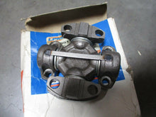 Load image into Gallery viewer, LPM 000 651-2116 Universal Joint New
