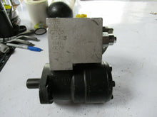 Load image into Gallery viewer, Danfoss 151-2476 Hydraulic Motor DS-200 W/ Valve HPS C1706
