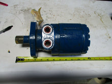Load image into Gallery viewer, New White 42.1541284 Hydraulic Motor For Case Equipment
