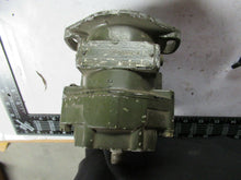 Load image into Gallery viewer, Bendix Aircraft Magneto S6LN-32, 6 Cylinder 10-56600-8 USED
