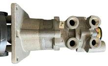 Load image into Gallery viewer, Bendix T-5000613 Air Foot Brake Assy New
