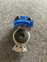 Load image into Gallery viewer, Slone 24-272 Glad Hand New
