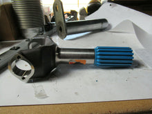 Load image into Gallery viewer, New Spicer Yoke Shaft F6-82-119-3
