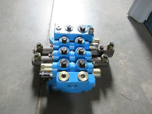 Load image into Gallery viewer, Uchida Rexroth Sectional Control Valve 4 Spool Valve New H92-870
