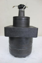 Load image into Gallery viewer, 554-QM001, 17012549 - Hydraulic Motor
