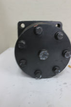 Load image into Gallery viewer, 554-QM001, 17012549 - Hydraulic Motor
