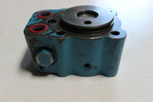 Load image into Gallery viewer, S23R120C-2X413 - Sperry Vickers - Hydraulic Valve
