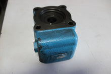 Load image into Gallery viewer, S23R120C-2X413 - Sperry Vickers - Hydraulic Valve

