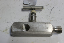 Load image into Gallery viewer, Anderson Greenwood M5VIS-44, M5VIS44 Sample Port Gauge Valve
