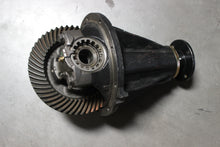 Load image into Gallery viewer, Nissan CU514A, 5071 Differential 3rd Member
