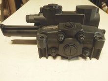 Load image into Gallery viewer, 91VS03P-6P7AAD20-03H - Muncie - Directional Control Valve
