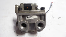 Load image into Gallery viewer, International Navistar 3686518C91 ATR6 TRACTION RELAY VALVE
