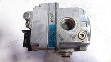 Load image into Gallery viewer, Robertshaw 700-055 700 Series Gas Valve 3D3502978
