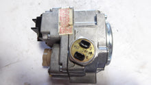 Load image into Gallery viewer, Robertshaw 700-055 700 Series Gas Valve 3D3502978
