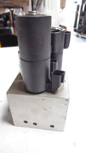 Load image into Gallery viewer, Hydraforce 105062, HF24276-03,2 Hydraulic Valve
