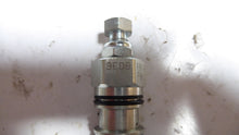 Load image into Gallery viewer, Sun Hydraulics PBDB-FBN Pilot-operated, pressure reducing valve
