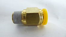 Load image into Gallery viewer, Parker FSC10-1/4 Brass Male Connection 1/4&quot;
