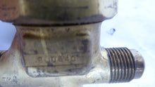 Load image into Gallery viewer, Carrier EP10AA-212 Valve
