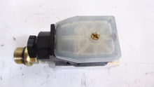 Load image into Gallery viewer, HYDAC VR5D.0/L115, 00314384 Differential Pressure Indicator
