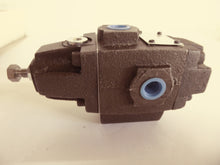 Load image into Gallery viewer, Vickers Hyd. RCT-03-D4-30 Pressure Control Valve
