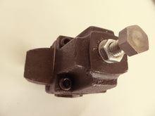 Load image into Gallery viewer, Vickers Hyd. RCT-03-D4-30 Pressure Control Valve
