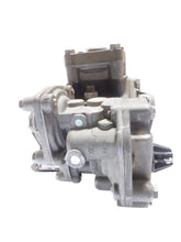 Load image into Gallery viewer, Wabco 592747 Gear Pump 592509
