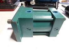 Load image into Gallery viewer, Nopak CLP6-3.25x1.50, W26335 Flange Mount Cylinder 3.25x1.50
