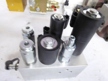 Load image into Gallery viewer, Genie Terex HF30499-05.2, 10534 Terex Hydraulic Manifold
