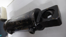 Load image into Gallery viewer, Unknown 90.40x132, 05TC01 Hydraulic Cylinder
