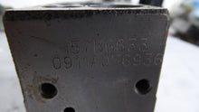 Load image into Gallery viewer, Danfoss 157B6633 Hydraulic Valve Accessory Manifold
