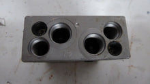 Load image into Gallery viewer, Danfoss 157B6633 Hydraulic Valve Accessory Manifold
