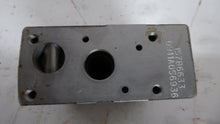 Load image into Gallery viewer, Danfoss 157B6633 Hydraulic Valve Accessory Manifold
