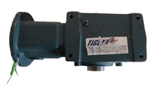 Load image into Gallery viewer, Dodge 30A30H14 Standard Right Angle Worm Gear Speed Reducer
