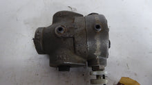Load image into Gallery viewer, Vickers 323150CV, VR323150CV Relief Valve
