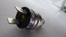 Load image into Gallery viewer, Sensata 620313288, PS80-07-F0013 HVAC Low Pressure Switch
