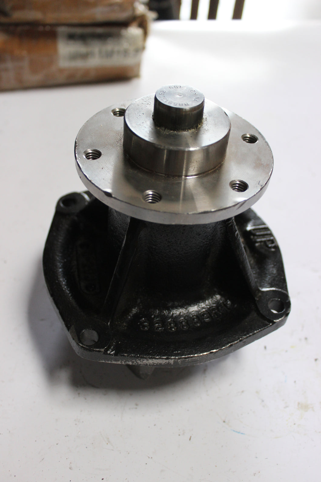 International 328889R1 Water Pump