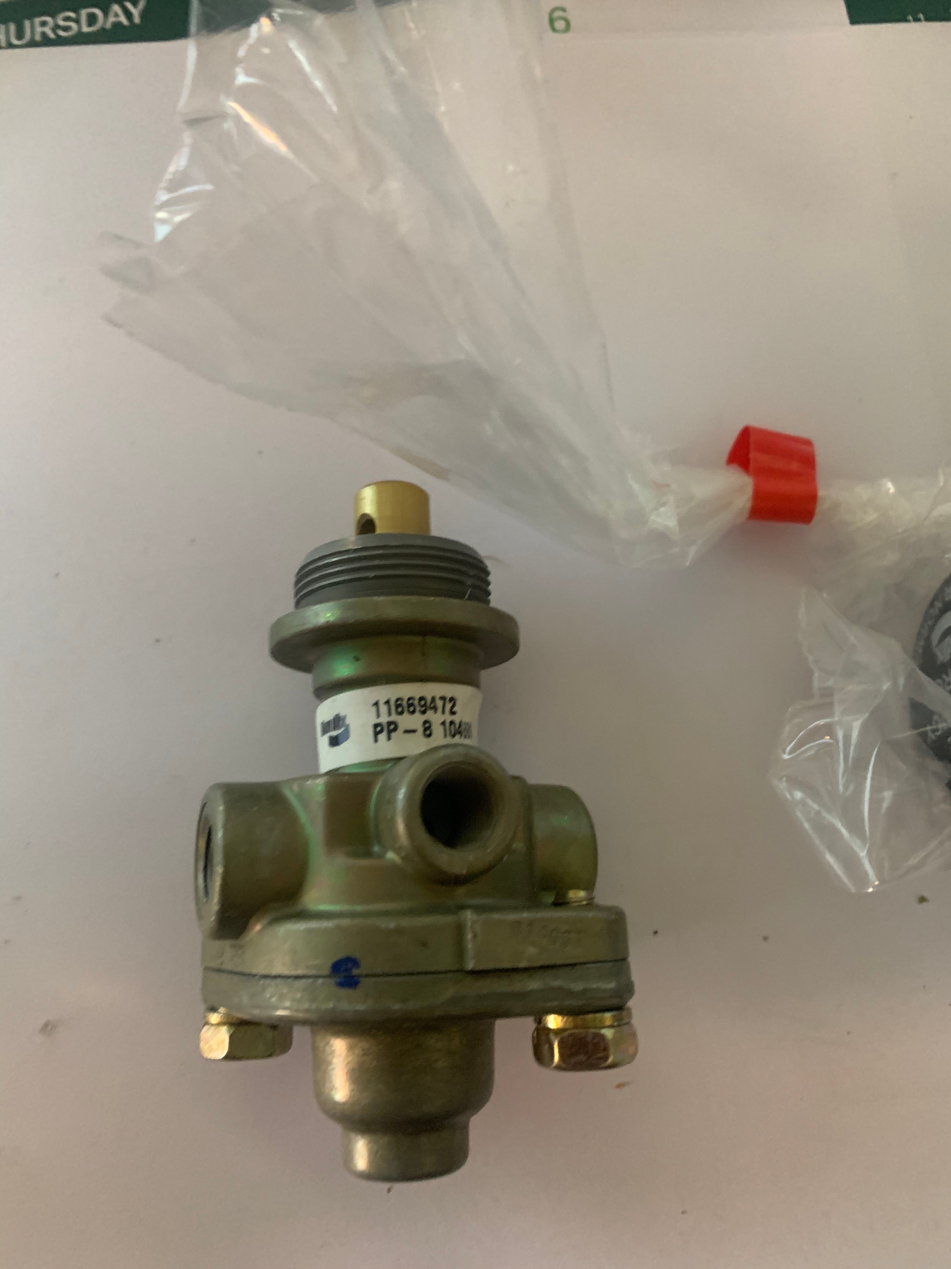 104689 - Bendix Brake - Control Valve, PP-8 – swedincompany