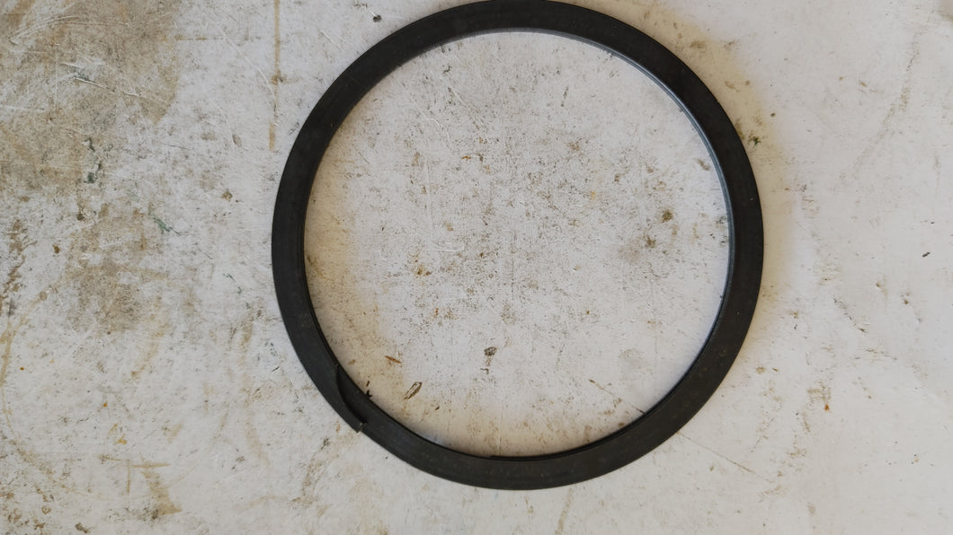 1M8653 - Cat Tractor - Retainer Ring