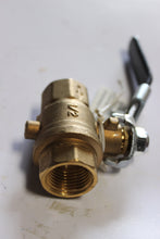 Load image into Gallery viewer, Grainger 6GD08 1/2" Exhaust Brass Ball Valve 300PSI
