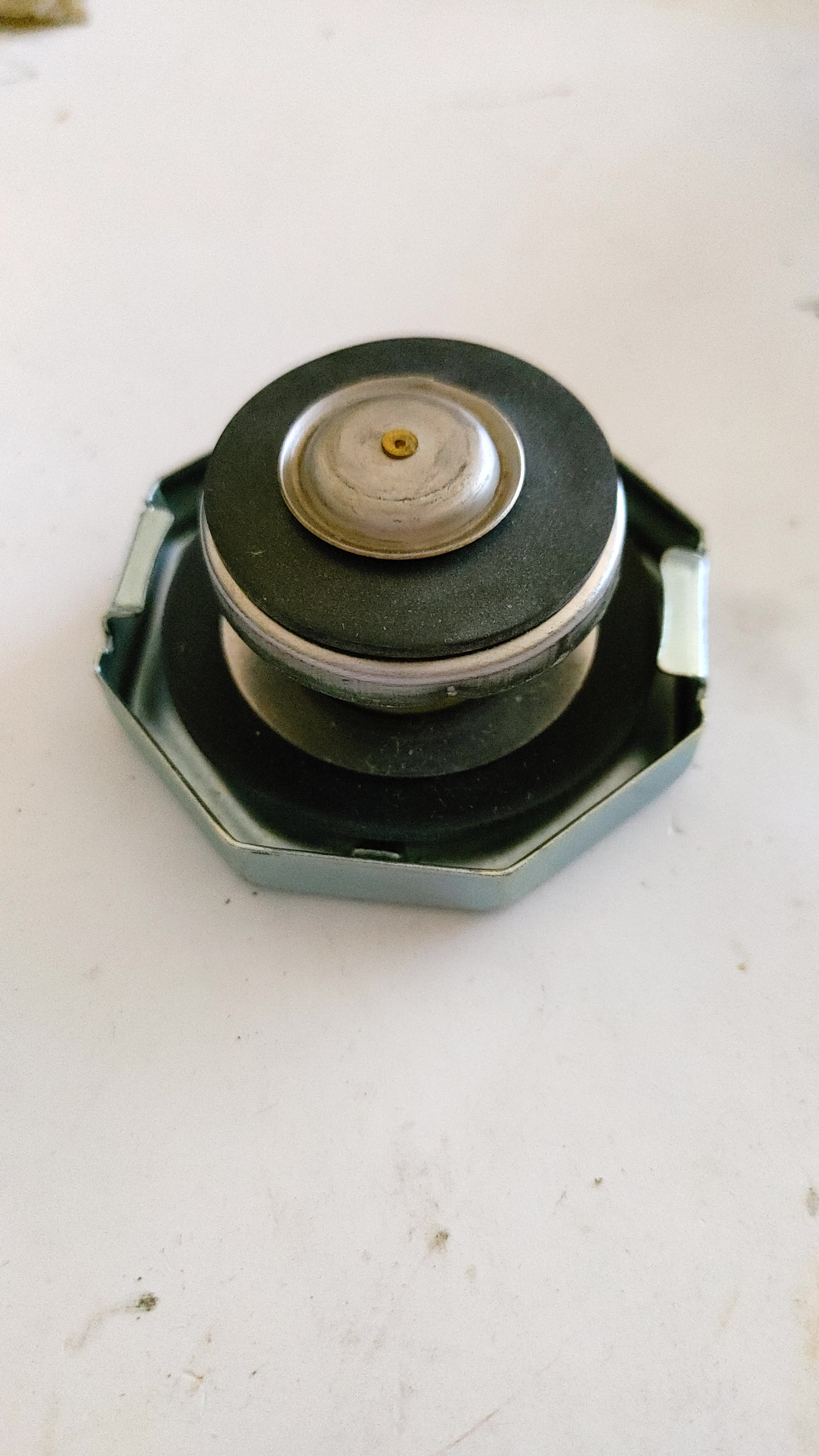 ADX2655-01, 3781830 - Chrysler Radiator Cap – swedincompany