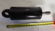 Load image into Gallery viewer, Unbranded 5202186401 Hydraulic Cylinder
