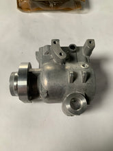Load image into Gallery viewer, 29674 / 29673 - Stanadyne - Fuel Pump Housing

