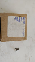 Load image into Gallery viewer, 50993993 Wika Pressure Gauge Analog 160PSI/BAR 1/8 B 10/32 UC back mount 1/8&quot; NPT 1.5&quot; FAC
